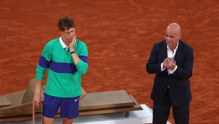 Agassi duro su Sinner: “Non ha scuse per il crollo al Roland Garros: dubbi sulla sua programmazione”