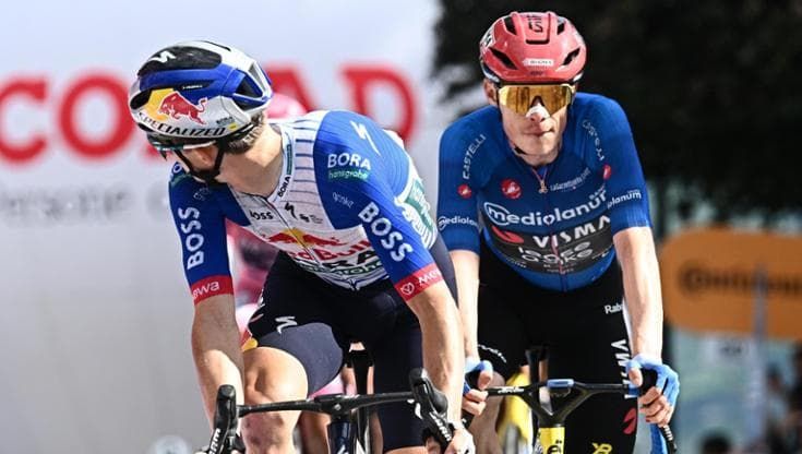 Pellizzari ha un rivale in casa, anche Hindley capitano nella Red Bull. E ora la montagna di Tomba