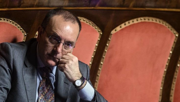 Ucraina, Petrocelli rinnega il protocollo con Mosca ma non si dimette. Conte: "Ma non potrà opporsi sul voto pro-Kiev"