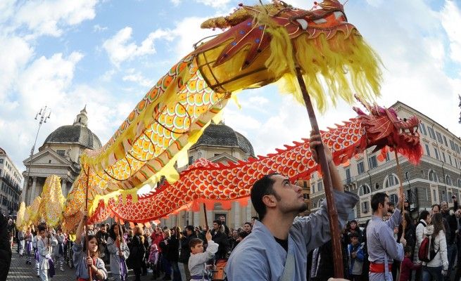 Sabato &egrave; il Capodanno cinese <br />sfilano in festa draghi e leoni