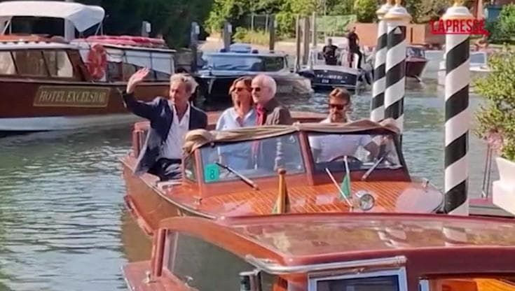 Mostra di Venezia, l'arrivo di Sorrentino con Servillo e Ferzetti al Lido