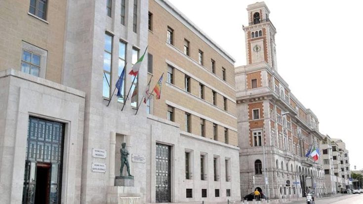 Buco della sanità, Decaro conferma l’aumento Irpef: “Tuteleremo i più fragili”