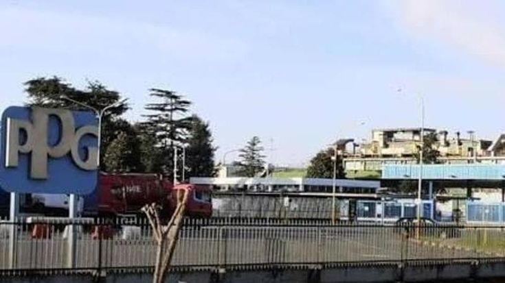 Fuga di solventi a Caivano, revocata chiusura delle scuole: cisterne sotto sequestro alla PPG