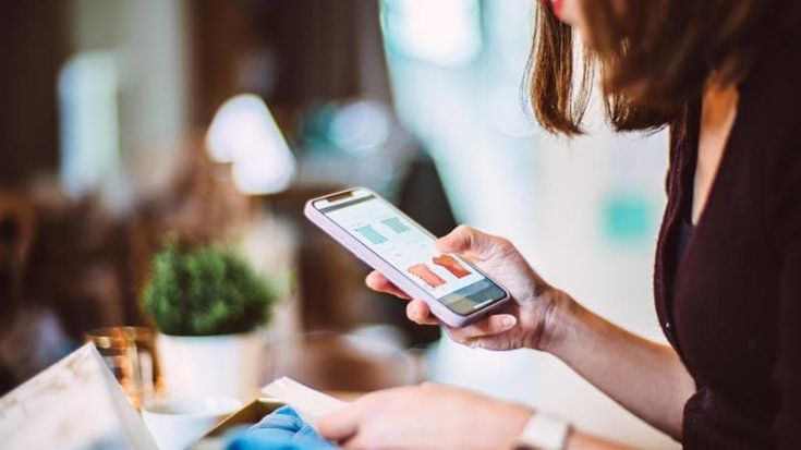 Acquisti online, nuove regole Ue contro i pacchi che non arrivano. Consumatori a rischio “limbo”