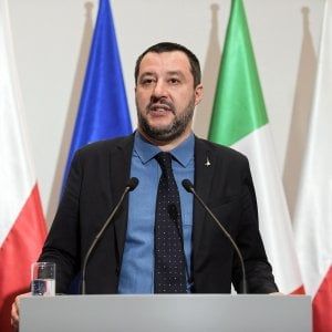 Salvini: ''Il Napoli sbaglia se si ferma per i cori razzisti''