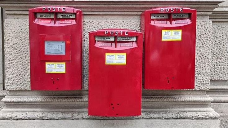 Lettere e francobolli, già rimosse diecimila cassette. Poste italiane: “Non le usa più nessuno”