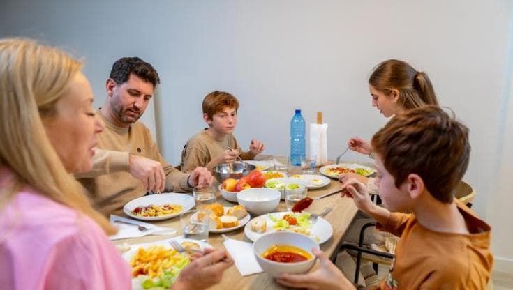 Fenilchetonuria, la sfida comincia crescendo: dieta, cure e libertà nella vita adulta