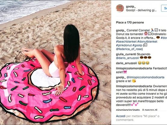 Pizza, hamburger e ciambelle: arrivano i teli mare "golosi"