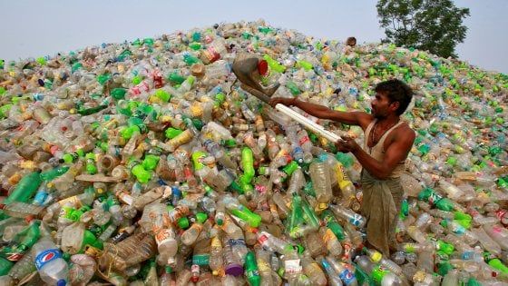 Inquinamento, l'India vieterà la plastica monouso entro il 2022