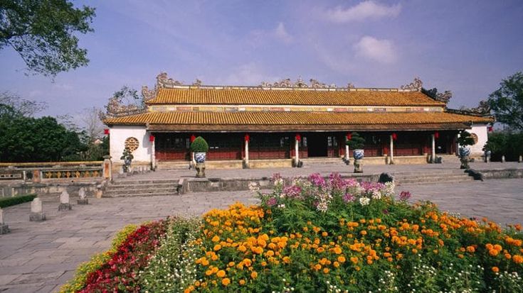 Vietnam, vandalizzato il trono rosso, gioiello dell’ultima capitale imperiale