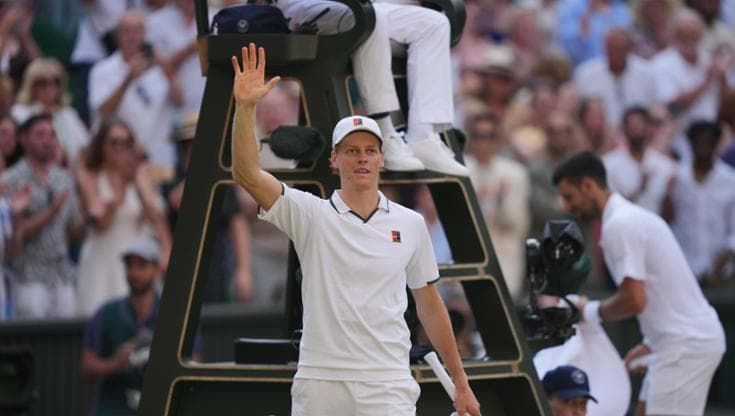 Perfettamente Sinner: la vendetta su Djokovic vale un’altra finale a Wimbledon