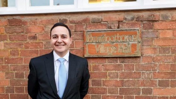 Brexit, il Parlamento di Londra salva i cittadini Ue. Ma a pagare per tutti è un deputato “italiano”