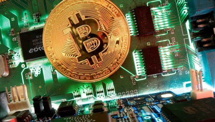 Le Borse limitano le perdite con le rassicurazioni di Lagarde. Il Bitcoin vede un nuovo record, poi rallenta