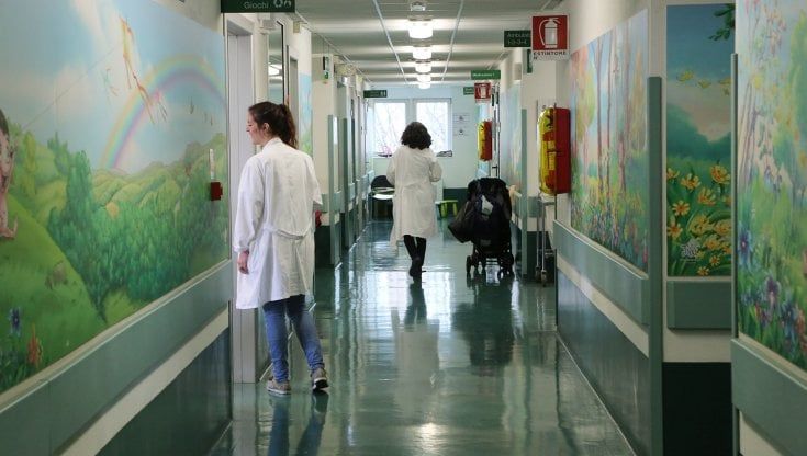 Coronavirus, incentivo ai pediatri che vaccinano il 70% dei ragazzi