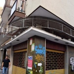 Bari, l'ex cinema Ambasciatori sarà abbattuto: al suo posto una palazzina con due negozi