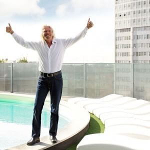 Virgin: Branson concede ai neo-genitori un anno di congedo a stipendio pieno