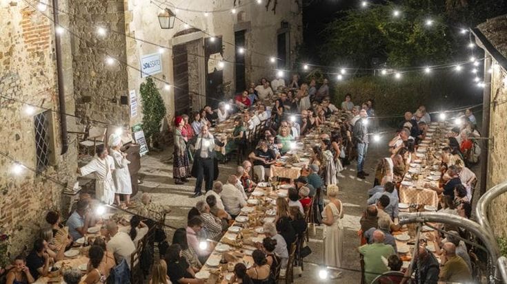“Tovaglia a quadri”, una tavolata nel segno della memoria