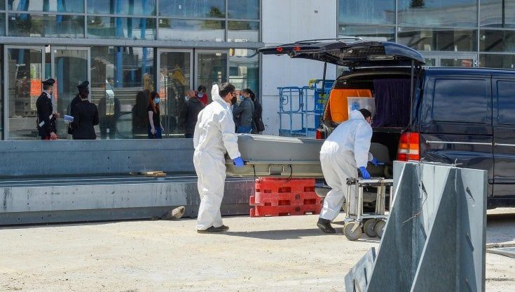 Incidenti sul lavoro, travolto da un camion in retromarcia muore operaio 53enne a Spirano