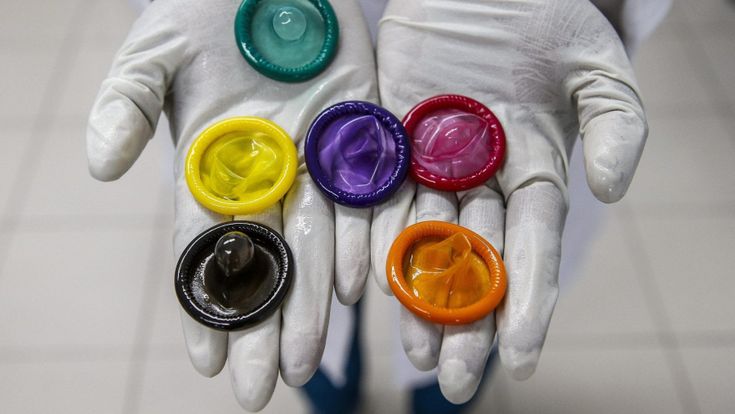 Il preservativo resta un tabù, anche politico