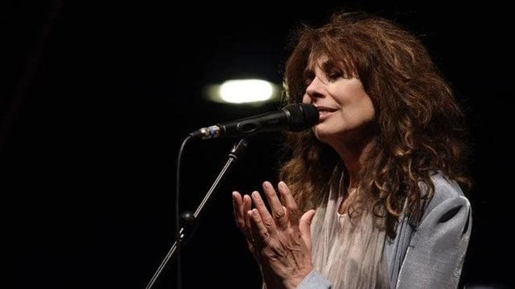 Alice: “Il mio nuovo tour con ‘Auschwitz’ di Guccini: oggi serve consapevolezza”