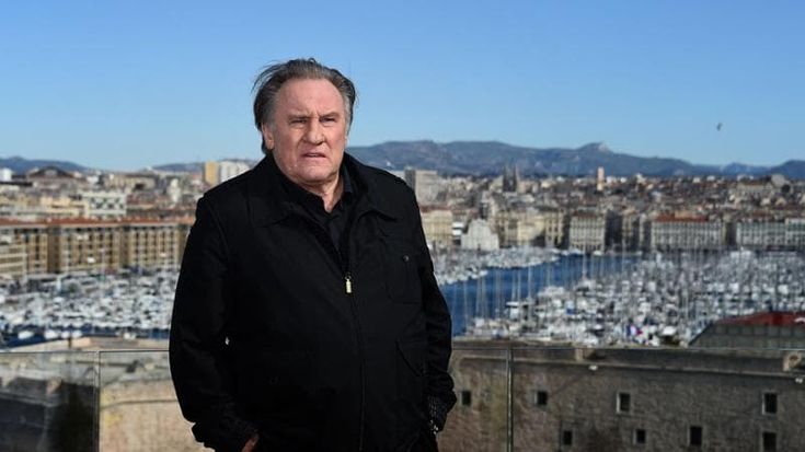 Gerard Depardieu è accusato di frode fiscale: “Residenza fittizia in Belgio per non pagare le tasse”