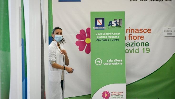 Variante Delta, cresce l'allarme per il focolaio in Campania: in 700 mila rifiutano il vaccino