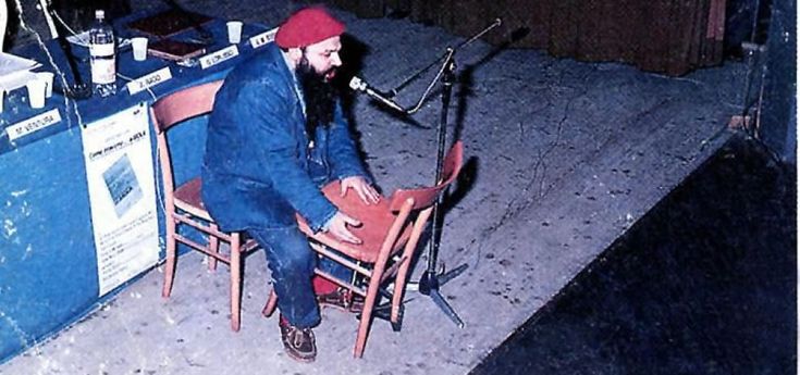 Enzo Del Re, il “cantaprotestautore” del popolo: "Il pubblico è padrone dell’artista"