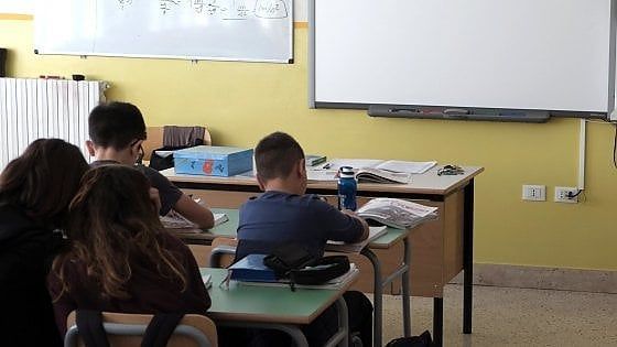 Lecce, bambino iperattivo in classe: i compagni non andarono a scuola, la Procura apre un'inchiesta