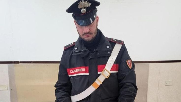 Spacciava tra Ostia, Eur e Torrino: arrestato ragazzo di 17 anni. In casa aveva 2.500 euro