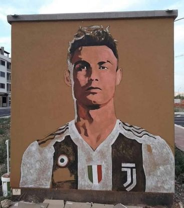 Cristiano Ronaldo è un murale: la dedica di Grottaglie a CR7