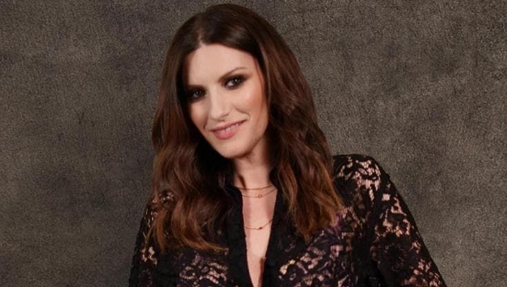 Laura Pausini la super ospite della finalissima di X Factor in piazza del Plebiscito il 4 dicembre