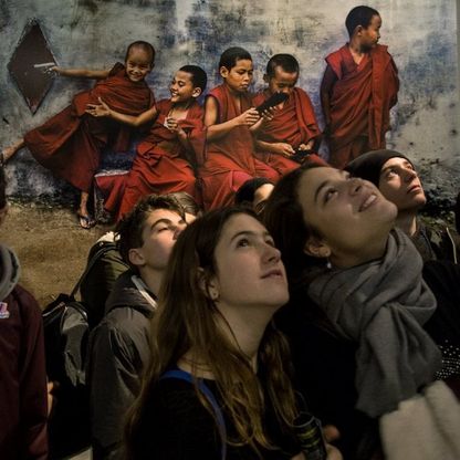 Occhi sulla bellezza, al Pan adolescenti conquistati da McCurry