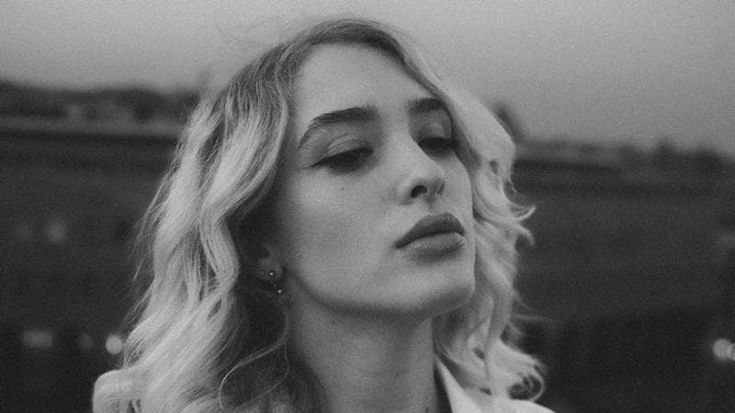 Alessandra Tumolillo, la poesia di Eduardo in musica conquista lo streaming