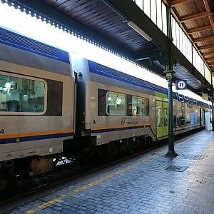 Morto dopo esser stato investito sui binari nel Pavese: bloccata ferrovia Milano-Tortona