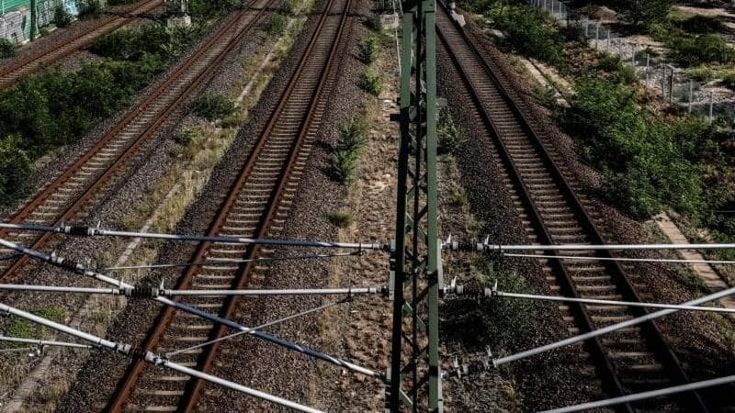 Rotaie rotte, chiodi, cavi tranciati, blackout: ecco i 6 episodi dietro il caos. Fs: “E’ sabotaggio”