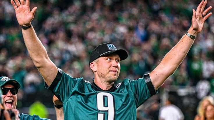 Nfl, Foles acclamato a Philadelphia: “Ecco i segreti della Philly Special e quella risata trattenuta nell’huddle...”