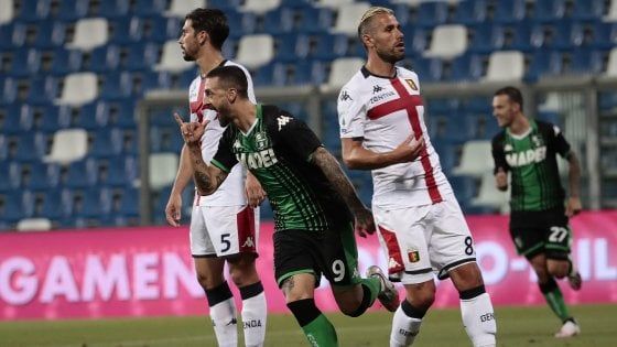 Sassuolo-Genoa 5-0: gli emiliani dilagano, ora i rossoblù sono nei guai