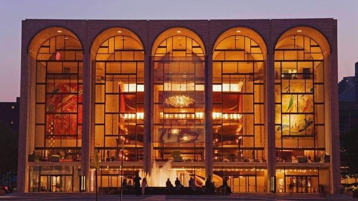 Il Metropolitan Opera di New York in crisi: “Ci vendiamo gli Chagall”