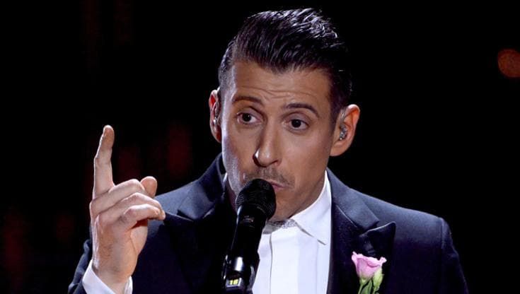 Francesco Gabbani, due tappe in Sicilia: “Quei giorni a Milo con Battiato”