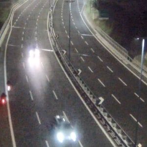 Napoli, allarme in Tangenziale: scooter contromano di notte. La foto delle telecamere