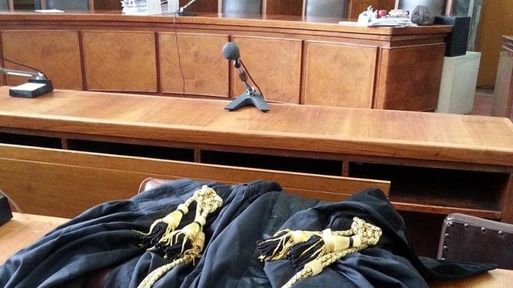 Domiciliari al rapinatore, per il pm la pena è illegale: contrasto tra legge Cartabia e Cassazione