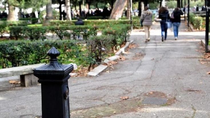 Bari, nuova ordinanza antidegrado in piazza Moro e piazza Umberto: resta stop all’alcol ma niente più regole contro il bivacco. “Problema è la droga, quasi 100 interventi”