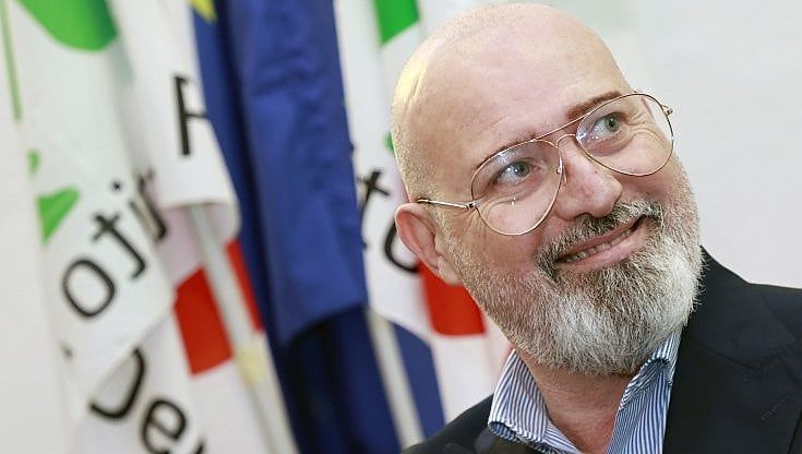 Primarie Pd, “nuovo nome e statuto”. E gli elettori preferiscono Bonaccini