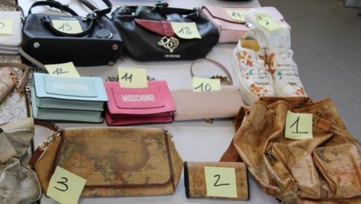 Furti in serie di merce griffata: banda fermata a Parma dalla Stradale 