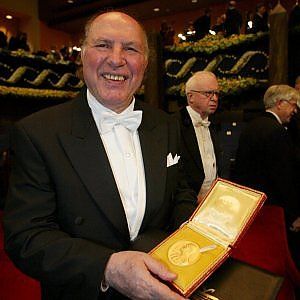 Addio a Kertész, la scrittura come 'rifugio' dopo l'orrore dell'Olocausto 