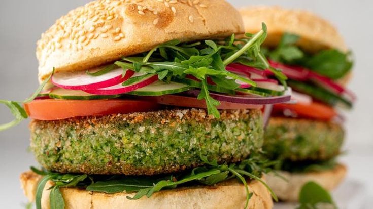 Dai burger di legumi al latte di soia: 22 milioni di italiani dicono “sì” agli alimenti plant-based