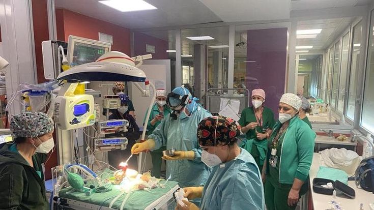 Neonato di un chilo operato d’urgenza: salvo