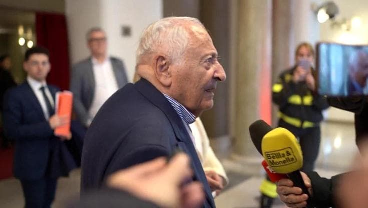 Sanremo, Mogol: "Il viaggio in elicottero è stato ottimo, i pompieri sono persone splendide"