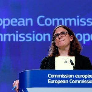 Dazi, la Ue attacca: "Gioco pericoloso". E porta Usa e Cina al Wto