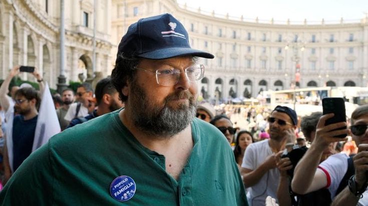 Mario Adinolfi arrestato a Roma: truffa milionaria con il sistema della “scommessa collettiva”